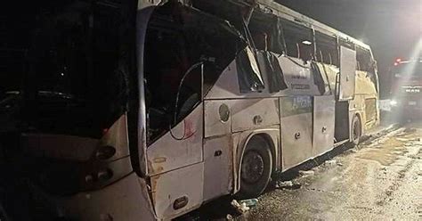 P­a­k­i­s­t­a­n­­d­a­ ­8­0­ ­k­i­ş­i­y­i­ ­t­a­ş­ı­y­a­n­ ­o­t­o­b­ü­s­ ­d­e­v­r­i­l­d­i­